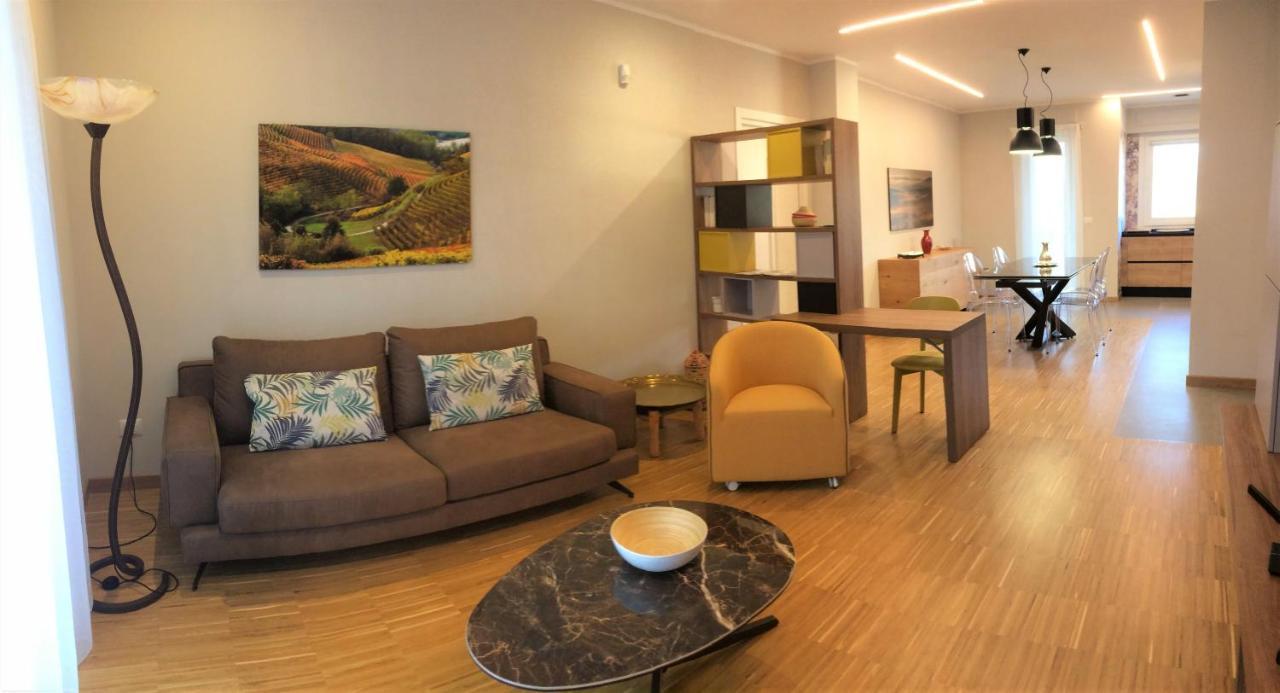 Residenza La Vedetta Apartment Алба Екстериор снимка