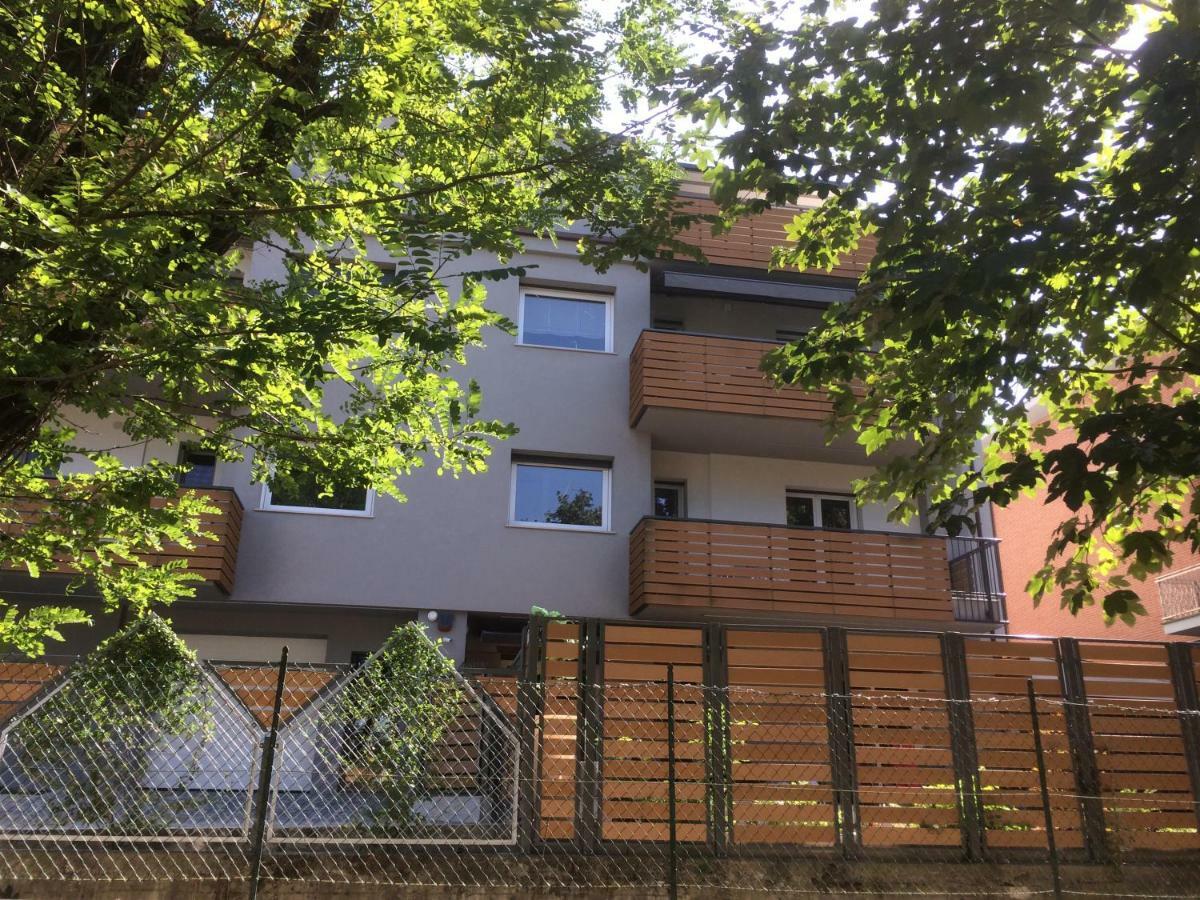 Residenza La Vedetta Apartment Алба Екстериор снимка