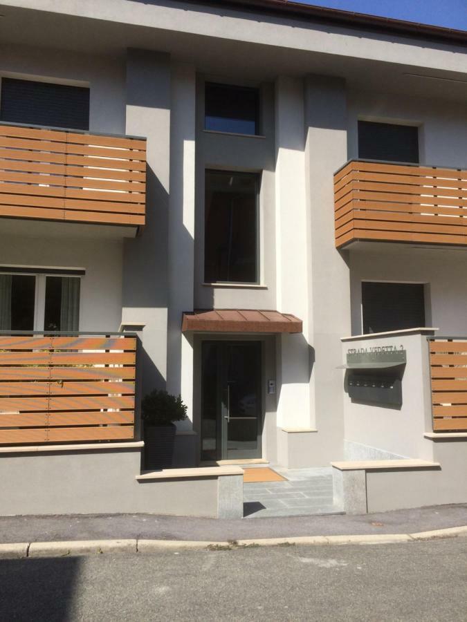 Residenza La Vedetta Apartment Алба Екстериор снимка
