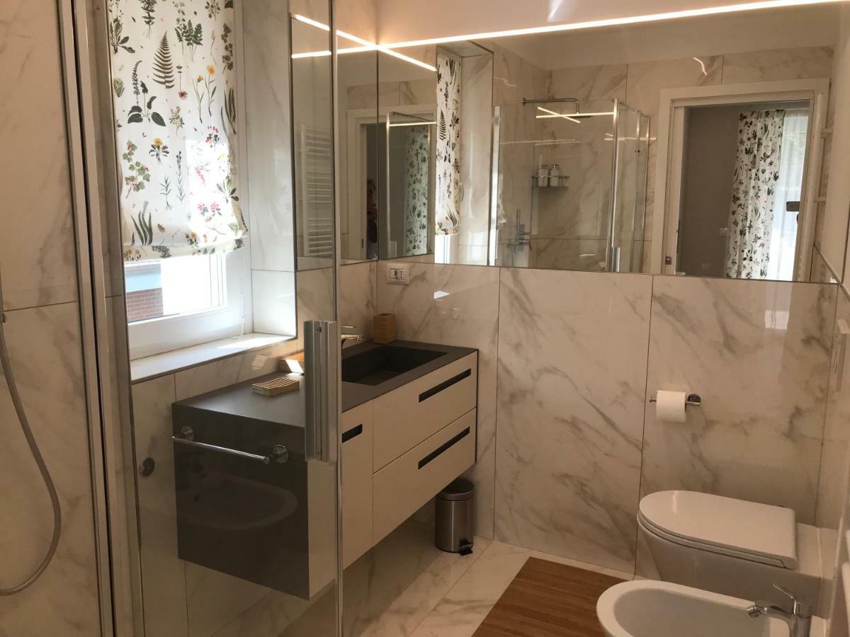 Residenza La Vedetta Apartment Алба Екстериор снимка